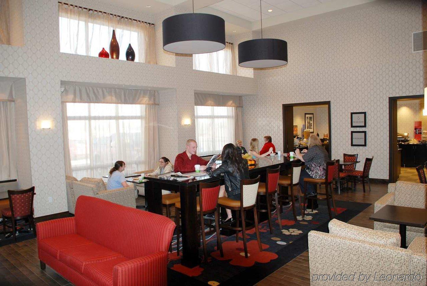 Hampton Inn & Suites By Hilton Lethbridge Restoran gambar